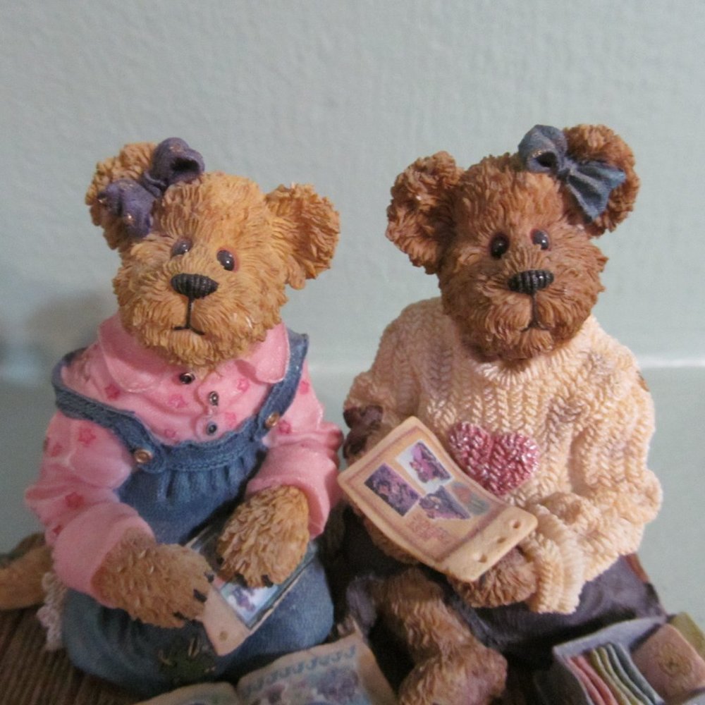 Boyds Bears - Jen and Michelle Scrapbook Friends